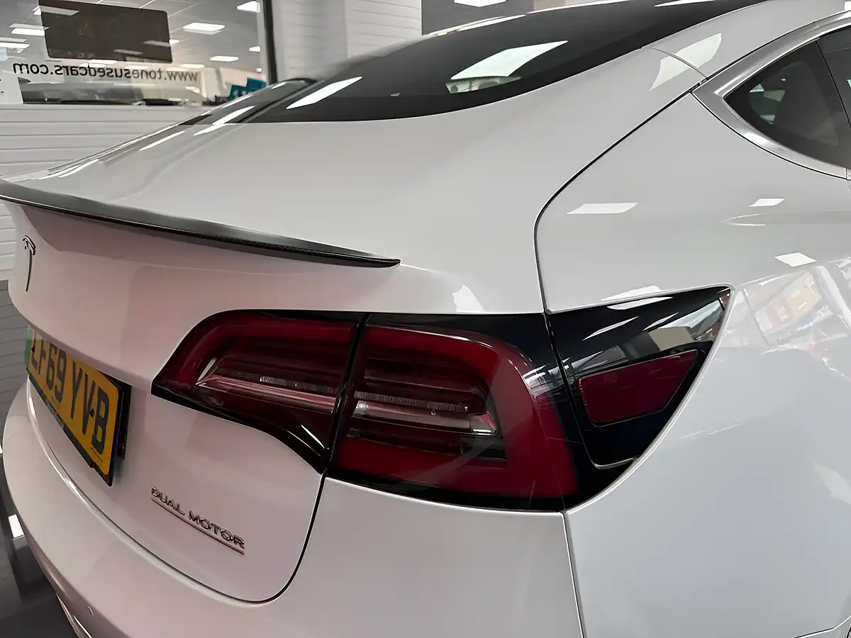 Used 2019 Tesla Model 3 Performance White - Interior and Exterior details 7