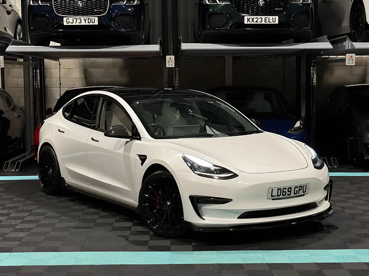 Used 2019 Tesla Model 3 Performance White - Front View