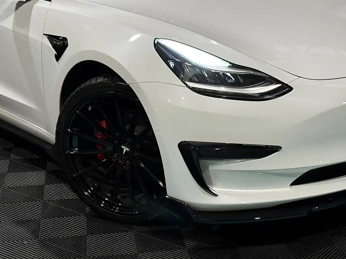 Used 2019 Tesla Model 3 Performance White - Interior and Exterior details 10