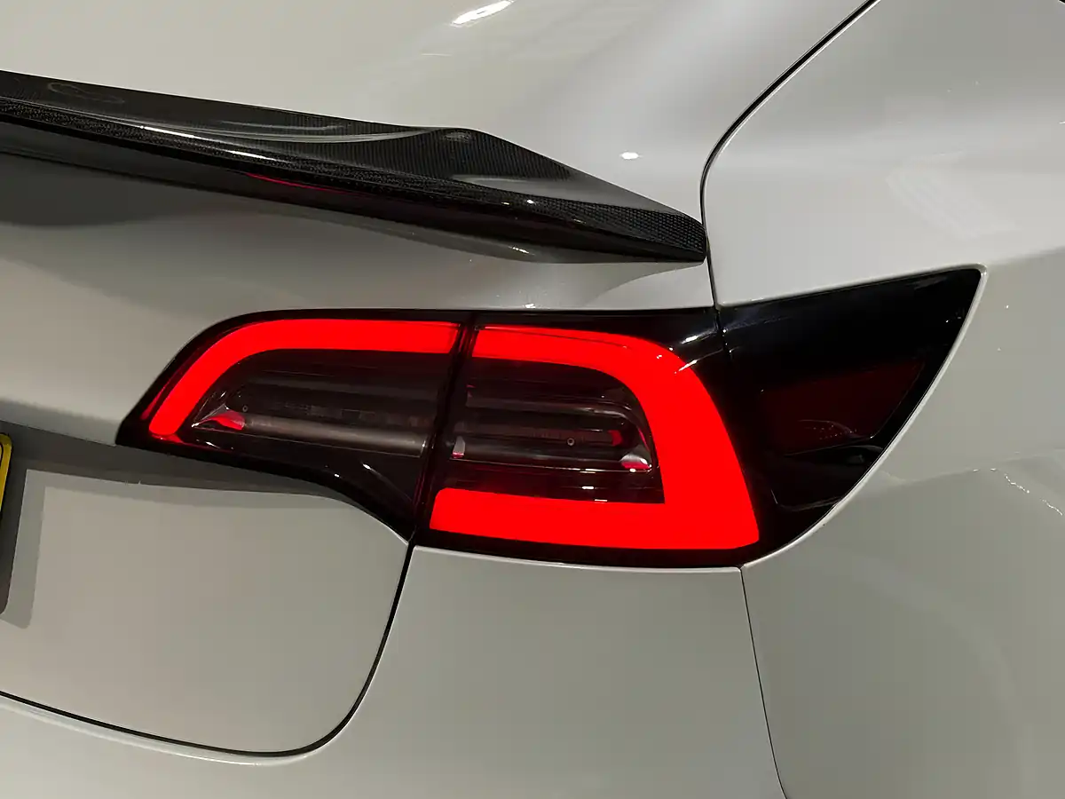 Used 2019 Tesla Model 3 Performance White - Interior and Exterior details 11