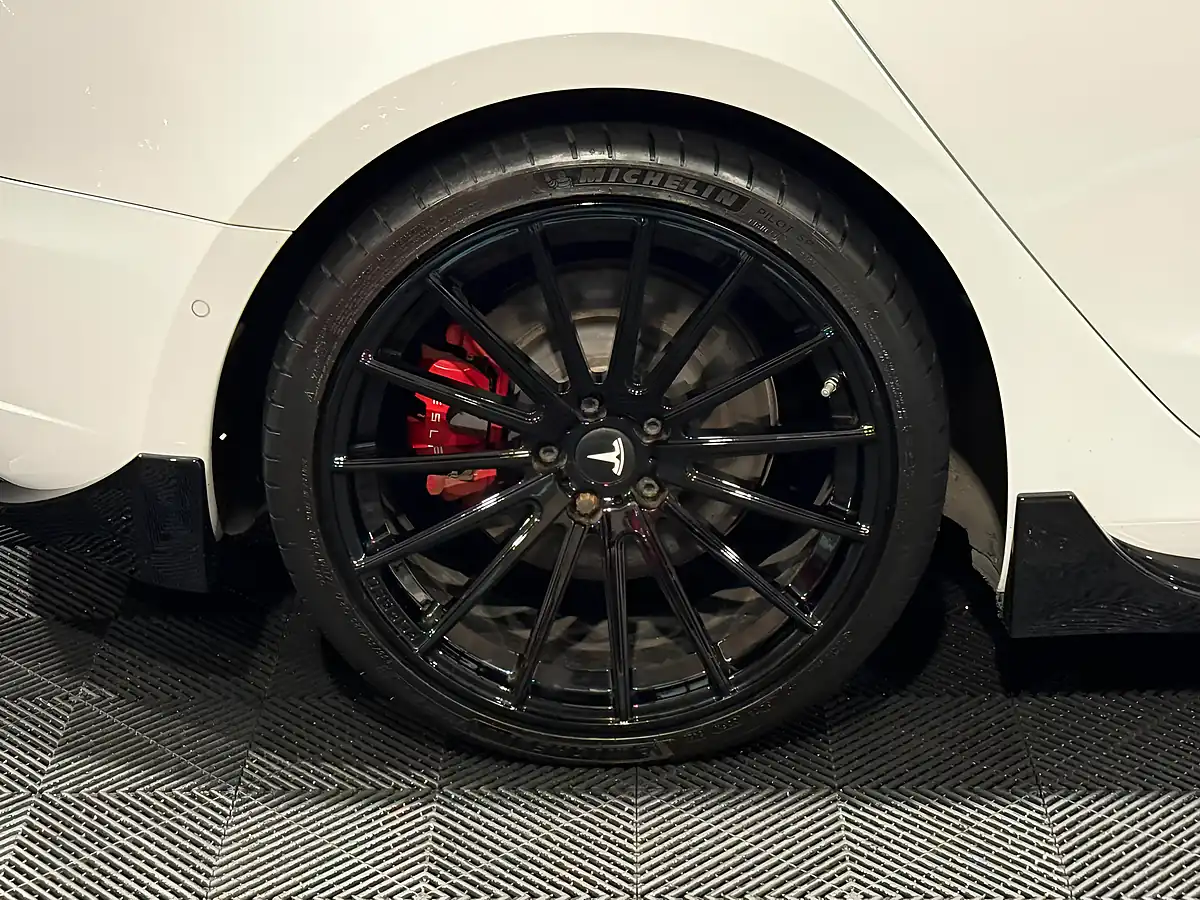 Used 2019 Tesla Model 3 Performance White - Interior and Exterior details 12