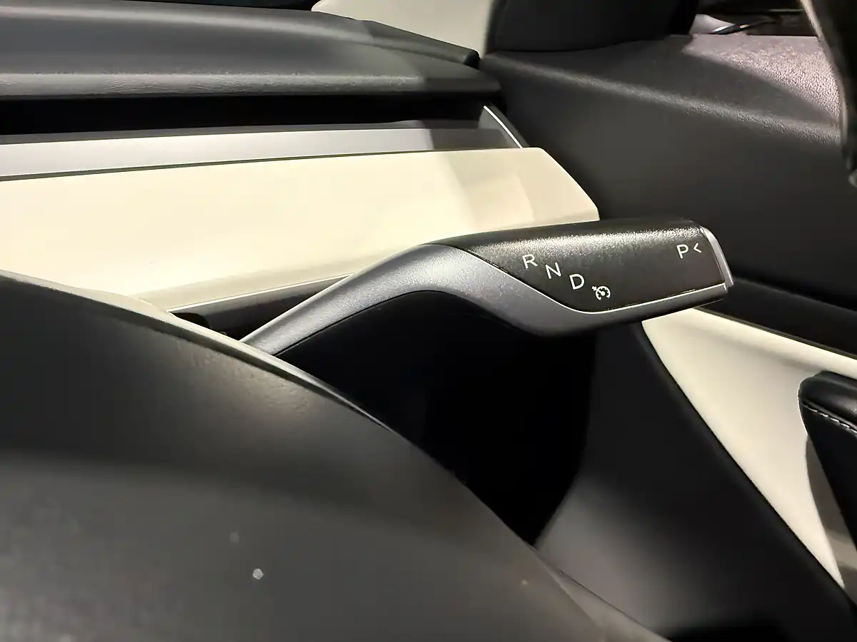 Used 2019 Tesla Model 3 Performance White - Interior and Exterior details 17
