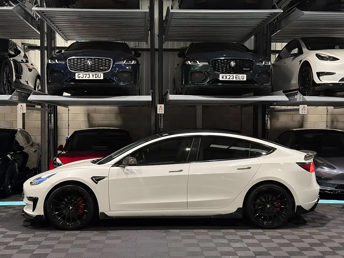 Used 2019 Tesla Model 3 Performance White - Interior and Exterior details 6
