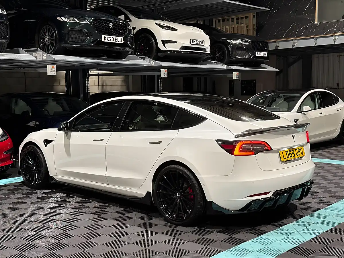 Used 2019 Tesla Model 3 Performance White - Interior and Exterior details 7