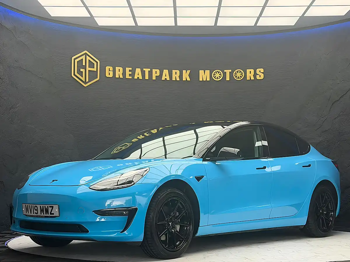 Used 2019 Tesla Model 3 Standard Range Plus Blue - Front View