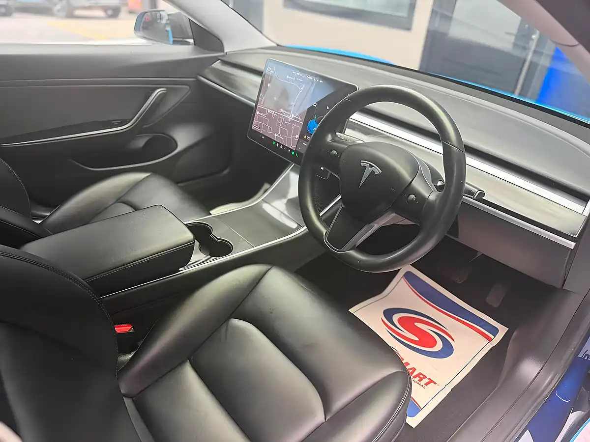 Used 2019 Tesla Model 3 Standard Range Plus Blue - Interior and Exterior details 11