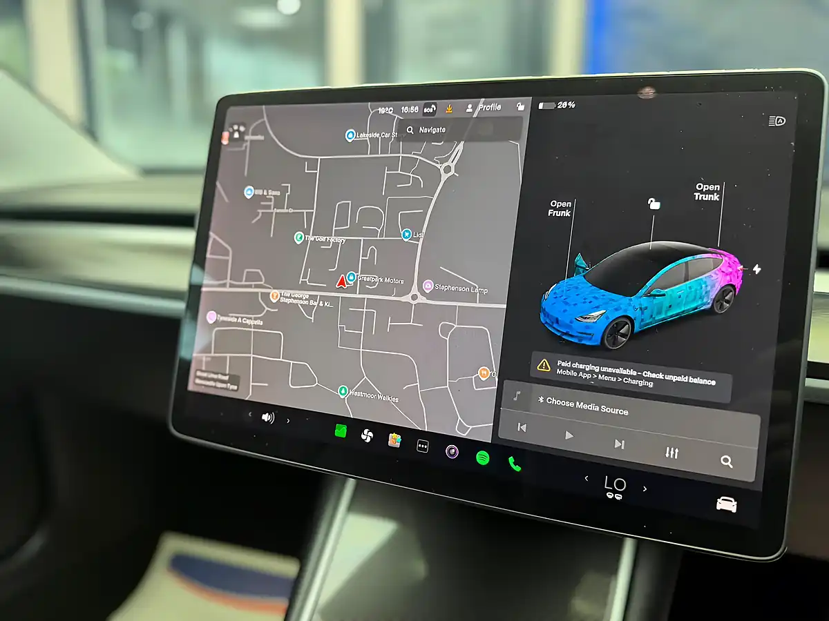 Used 2019 Tesla Model 3 Standard Range Plus Blue - Interior and Exterior details 15