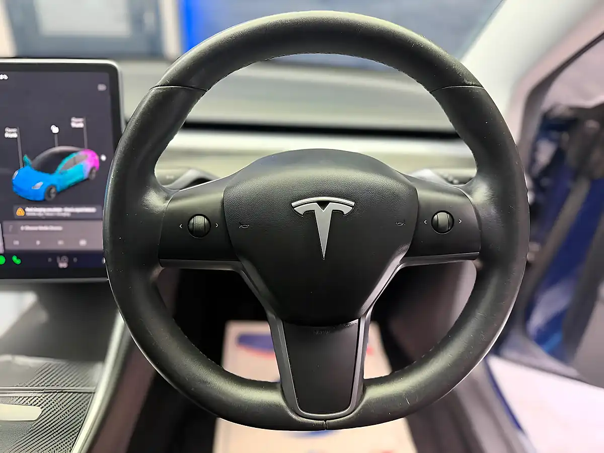 Used 2019 Tesla Model 3 Standard Range Plus Blue - Interior and Exterior details 16