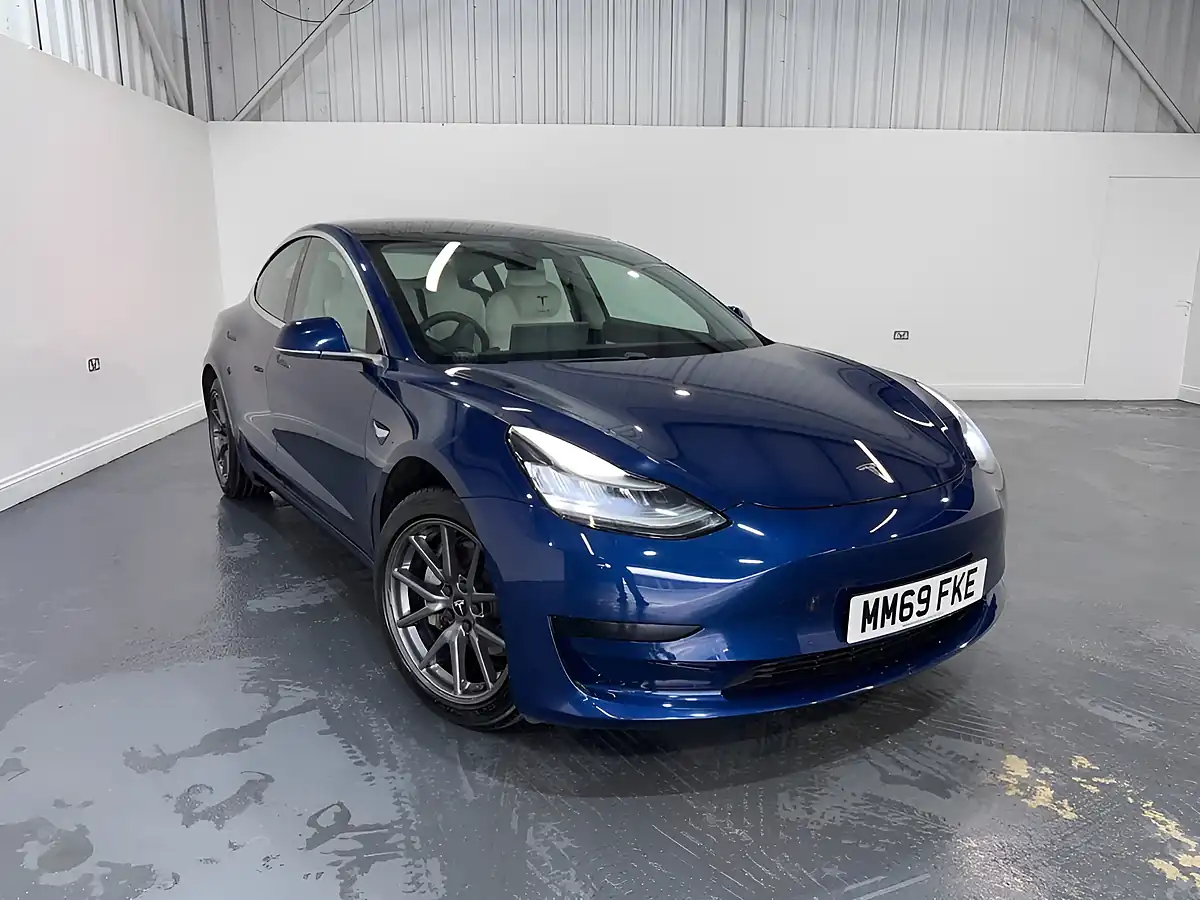 Used 2019 Tesla Model 3 Standard Range Plus Blue - Front View