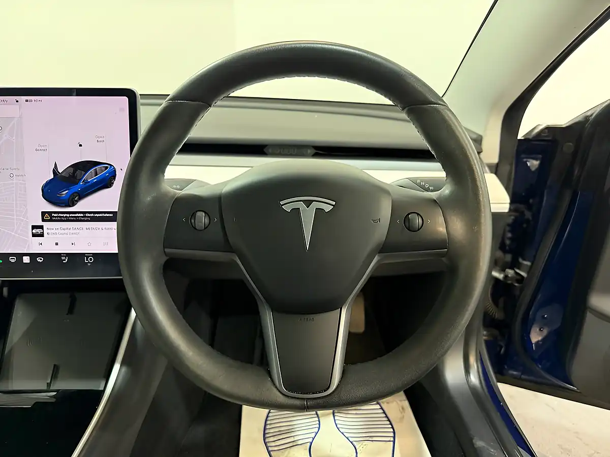 Used 2019 Tesla Model 3 Standard Range Plus Blue - Interior and Exterior details 15