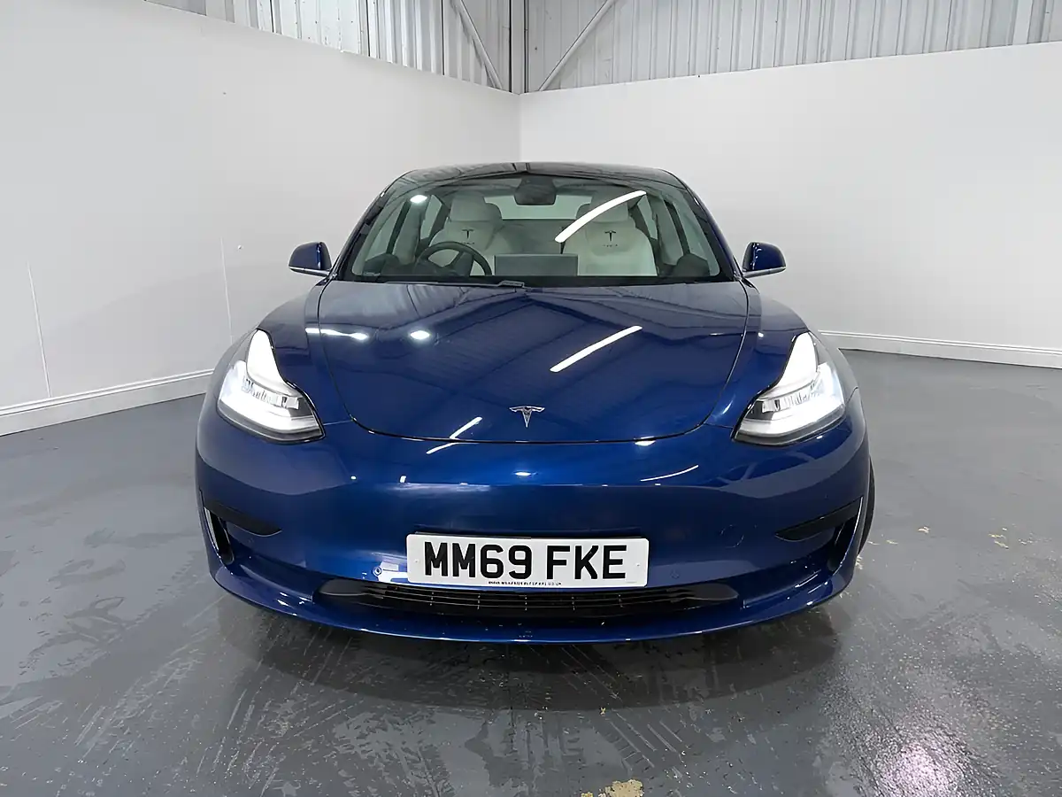 Used 2019 Tesla Model 3 Standard Range Plus Blue - Interior and Exterior details 2