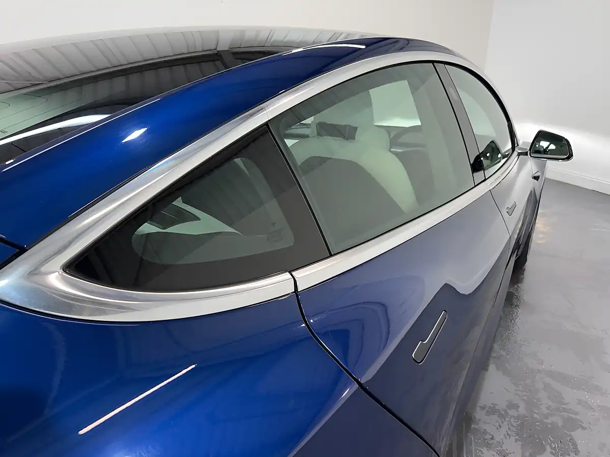 Used 2019 Tesla Model 3 Standard Range Plus Blue - Interior and Exterior details 7