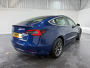 Used 2019 Tesla Model 3 Standard Range Plus Blue - Interior and Exterior details 8
