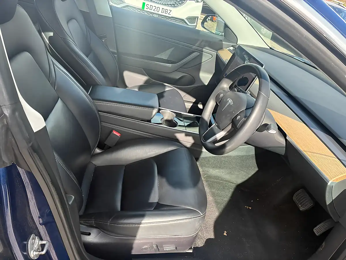 Used 2019 Tesla Model 3 Standard Range Plus Blue - Interior and Exterior details 12