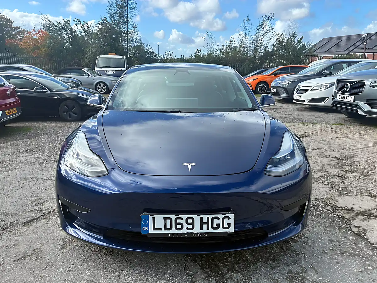Used 2019 Tesla Model 3 Standard Range Plus Blue - Interior and Exterior details 2