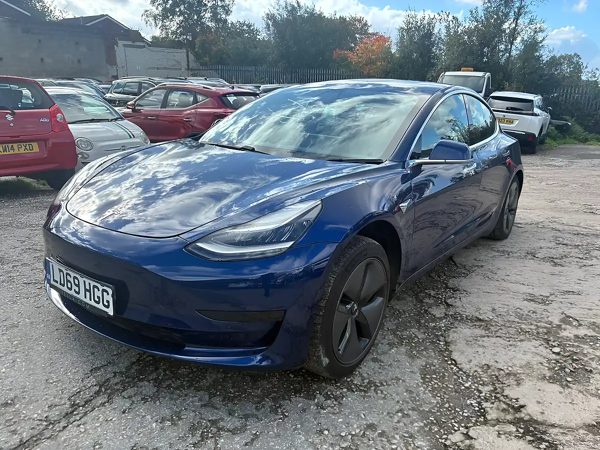 Used 2019 Tesla Model 3 Standard Range Plus Blue - Interior and Exterior details 3