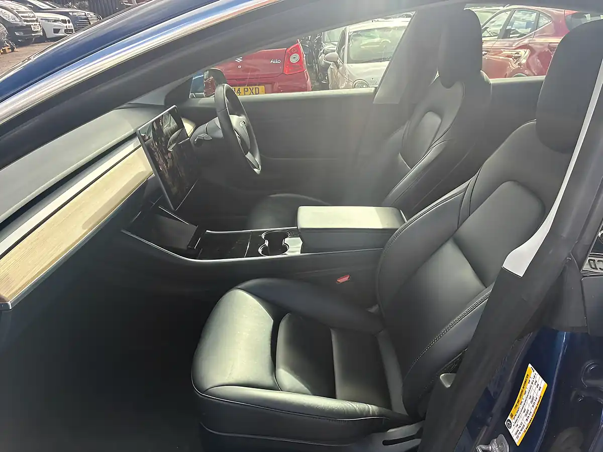Used 2019 Tesla Model 3 Standard Range Plus Blue - Interior and Exterior details 9