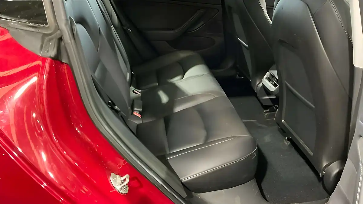 Used 2019 Tesla Model 3 Standard Range Plus Red - Interior and Exterior details 9