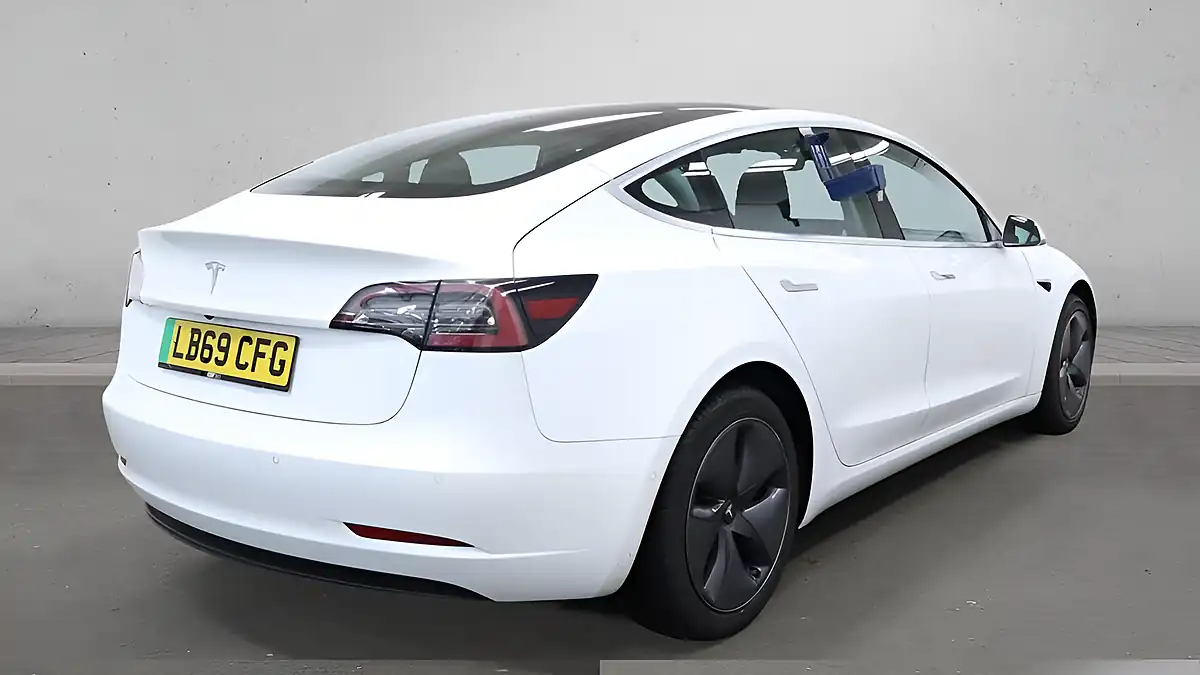 Used 2019 Tesla Model 3 Standard Range Plus White - Interior and Exterior details 2
