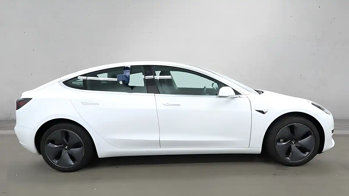 Used 2019 Tesla Model 3 Standard Range Plus White - Interior and Exterior details 5