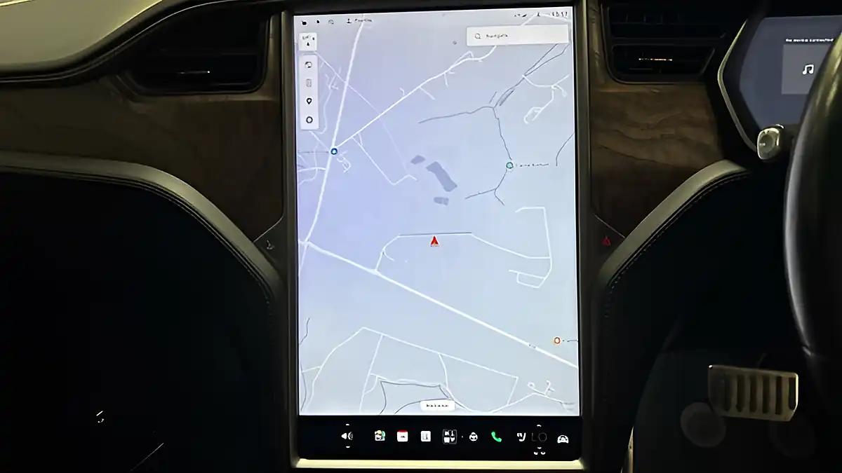 Used 2019 Tesla Model S Long Range Black - Interior and Exterior details 11