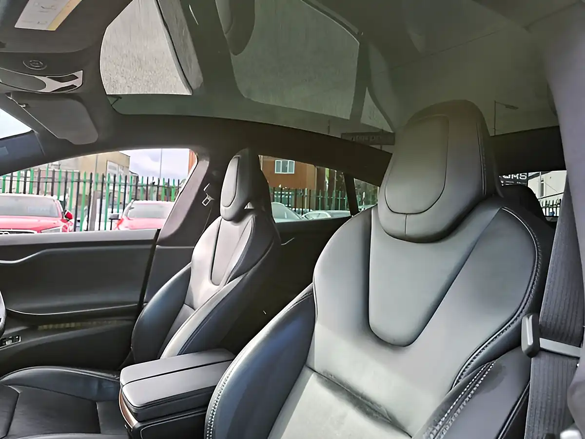 Used 2019 Tesla Model S Long Range Black - Interior and Exterior details 13