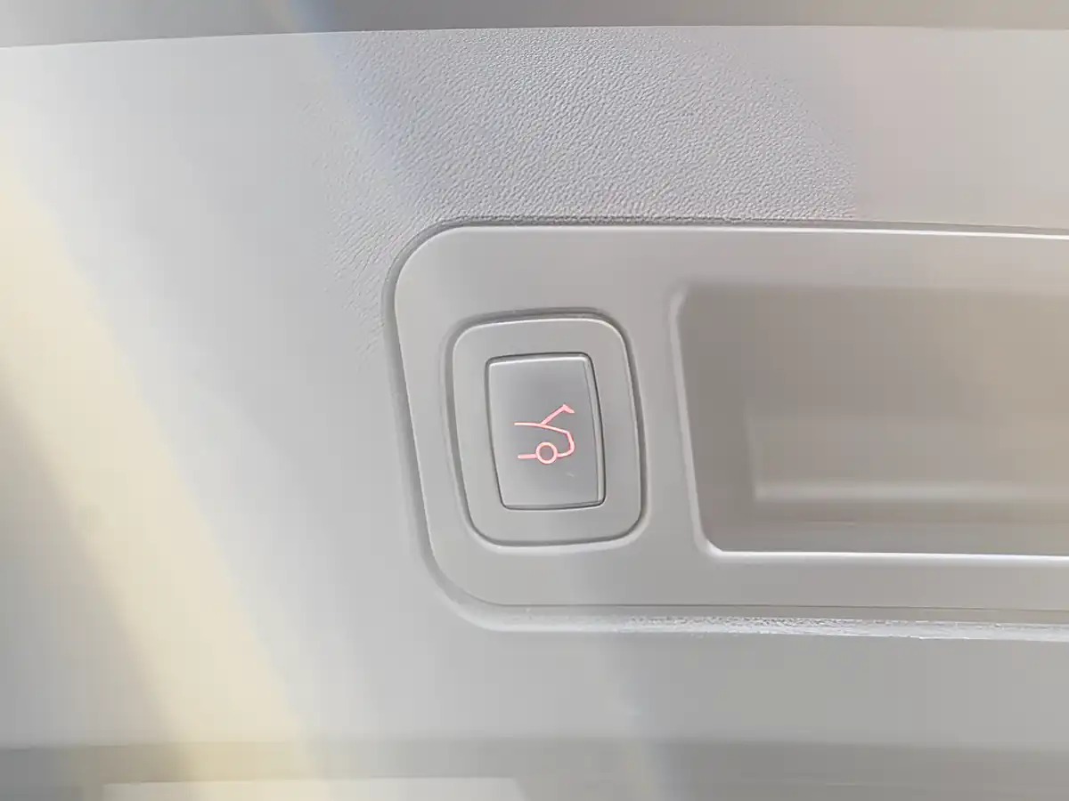 Used 2019 Tesla Model S Long Range Black - Interior and Exterior details 14