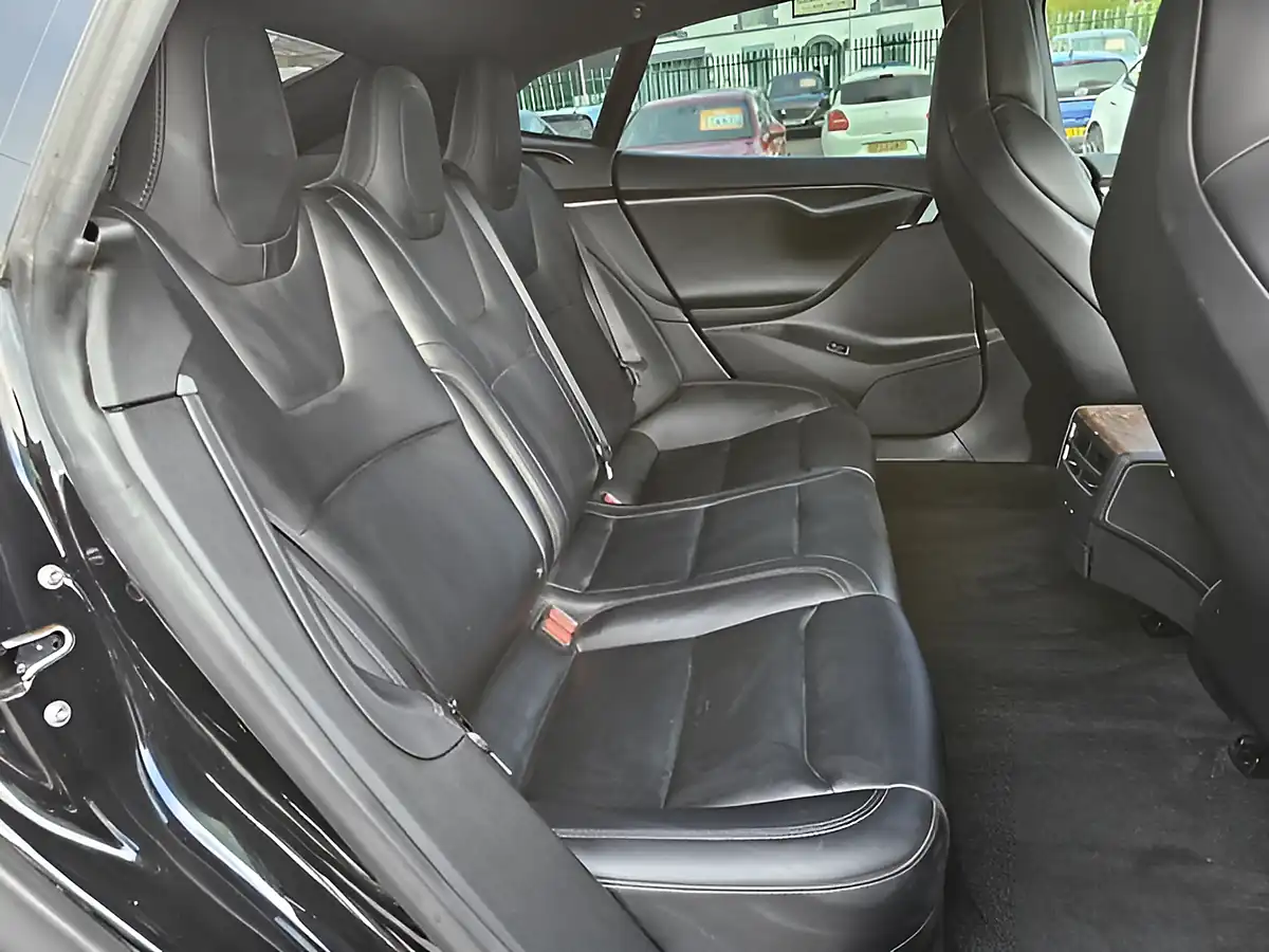 Used 2019 Tesla Model S Long Range Black - Interior and Exterior details 15
