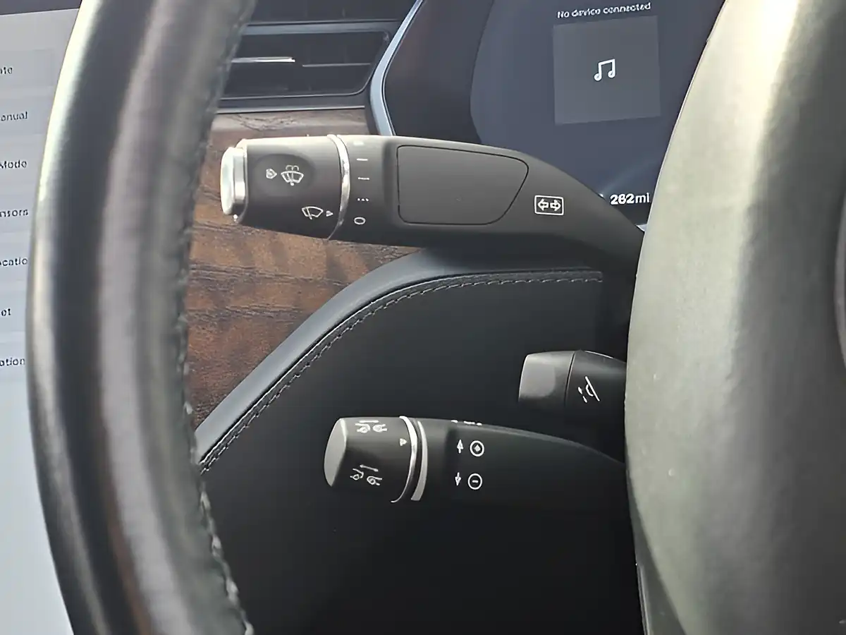 Used 2019 Tesla Model S Long Range Black - Interior and Exterior details 16