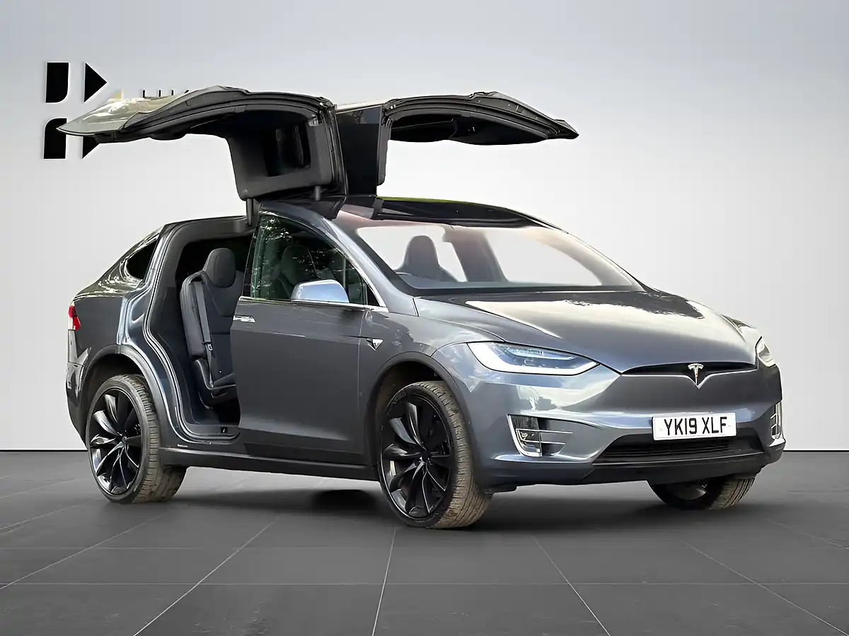 Used 2019 Tesla Model X 100D Grey - Front View