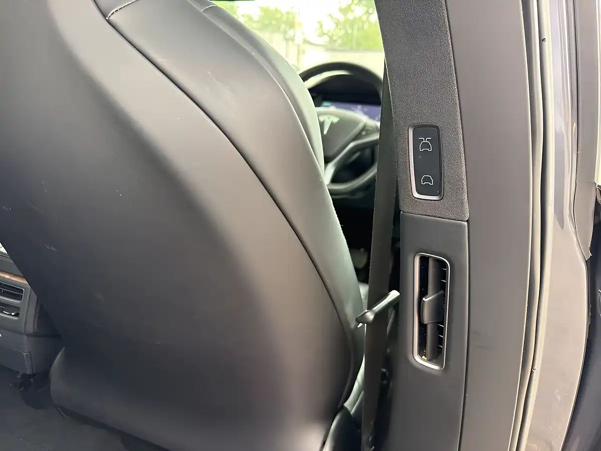 Used 2019 Tesla Model X 100D Grey - Interior and Exterior details 19
