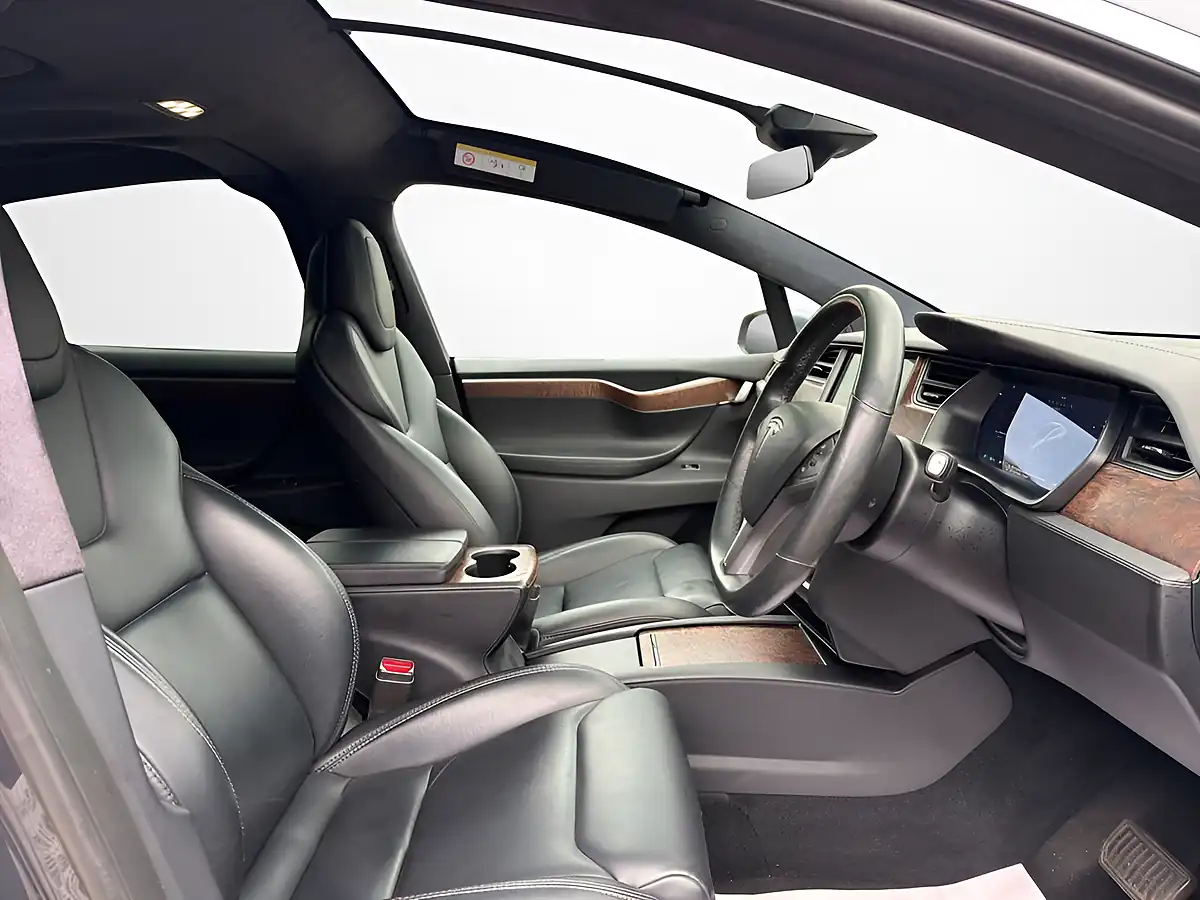 Used 2019 Tesla Model X 100D Grey - Interior and Exterior details 8
