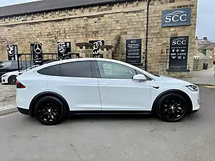 Used 2019 Tesla Model X 75D Pearl White - Interior and Exterior details 11