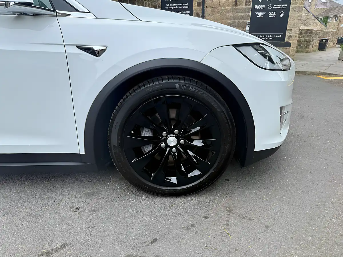 Used 2019 Tesla Model X 75D Pearl White - Interior and Exterior details 13