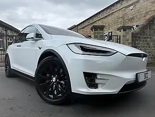 Used 2019 Tesla Model X 75D Pearl White - Interior and Exterior details 3