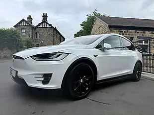 Used 2019 Tesla Model X 75D Pearl White - Interior and Exterior details 6