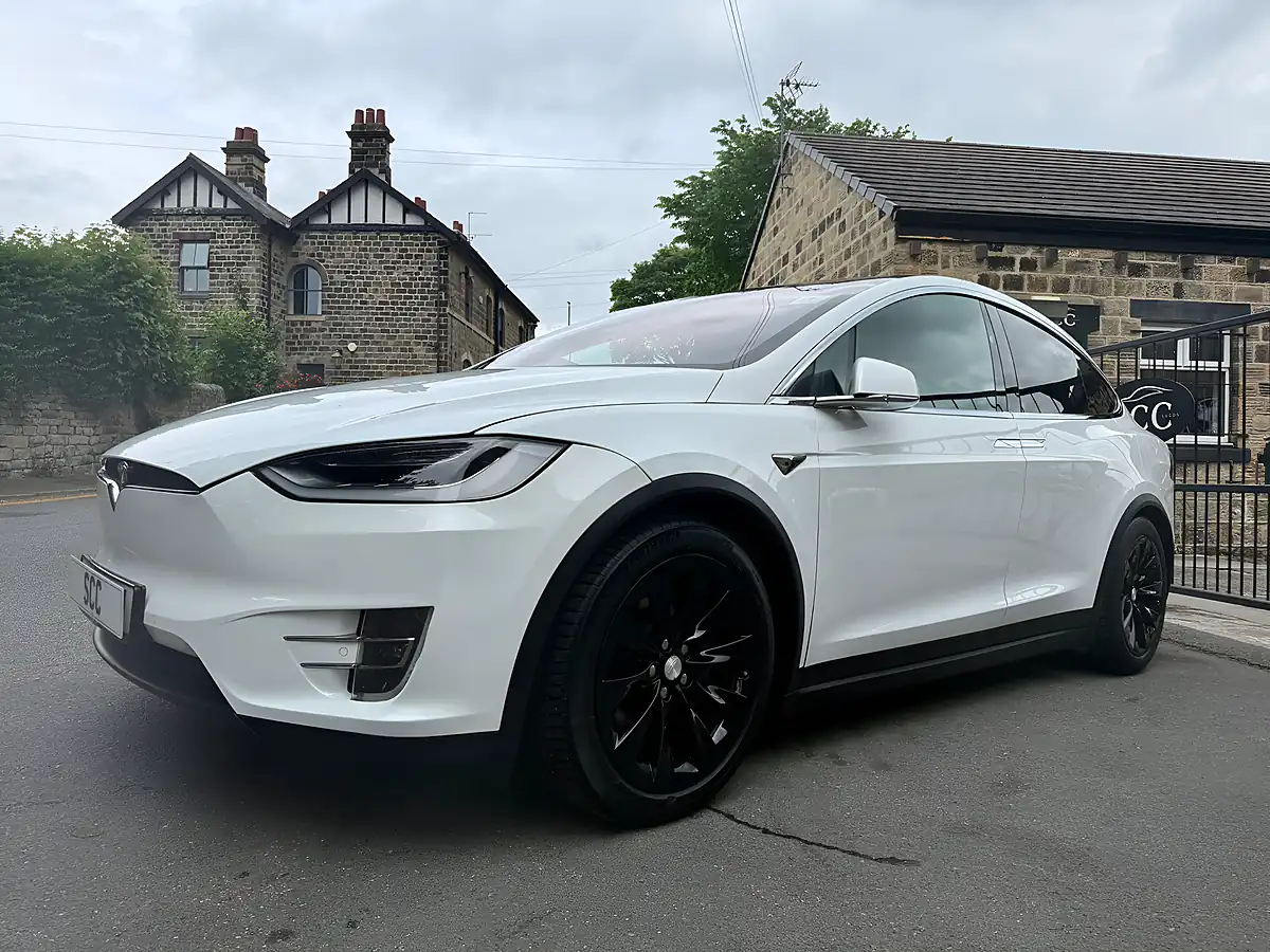Used 2019 Tesla Model X 75D Pearl White - Interior and Exterior details 6