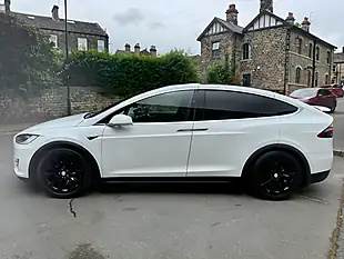 Used 2019 Tesla Model X 75D Pearl White - Interior and Exterior details 7