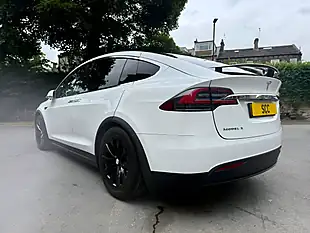Used 2019 Tesla Model X 75D Pearl White - Interior and Exterior details 8