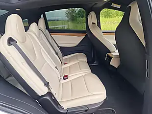 Used 2019 Tesla Model X Long Range White - Interior and Exterior details 10
