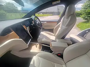 Used 2019 Tesla Model X Long Range White - Interior and Exterior details 16