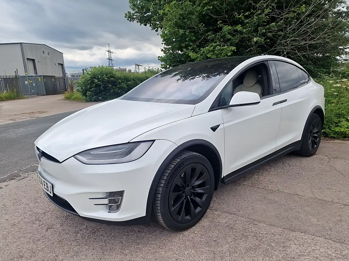 Used 2019 Tesla Model X Long Range White - Interior and Exterior details 5
