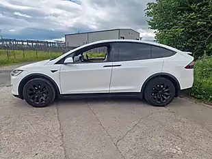 Used 2019 Tesla Model X Long Range White - Interior and Exterior details 6