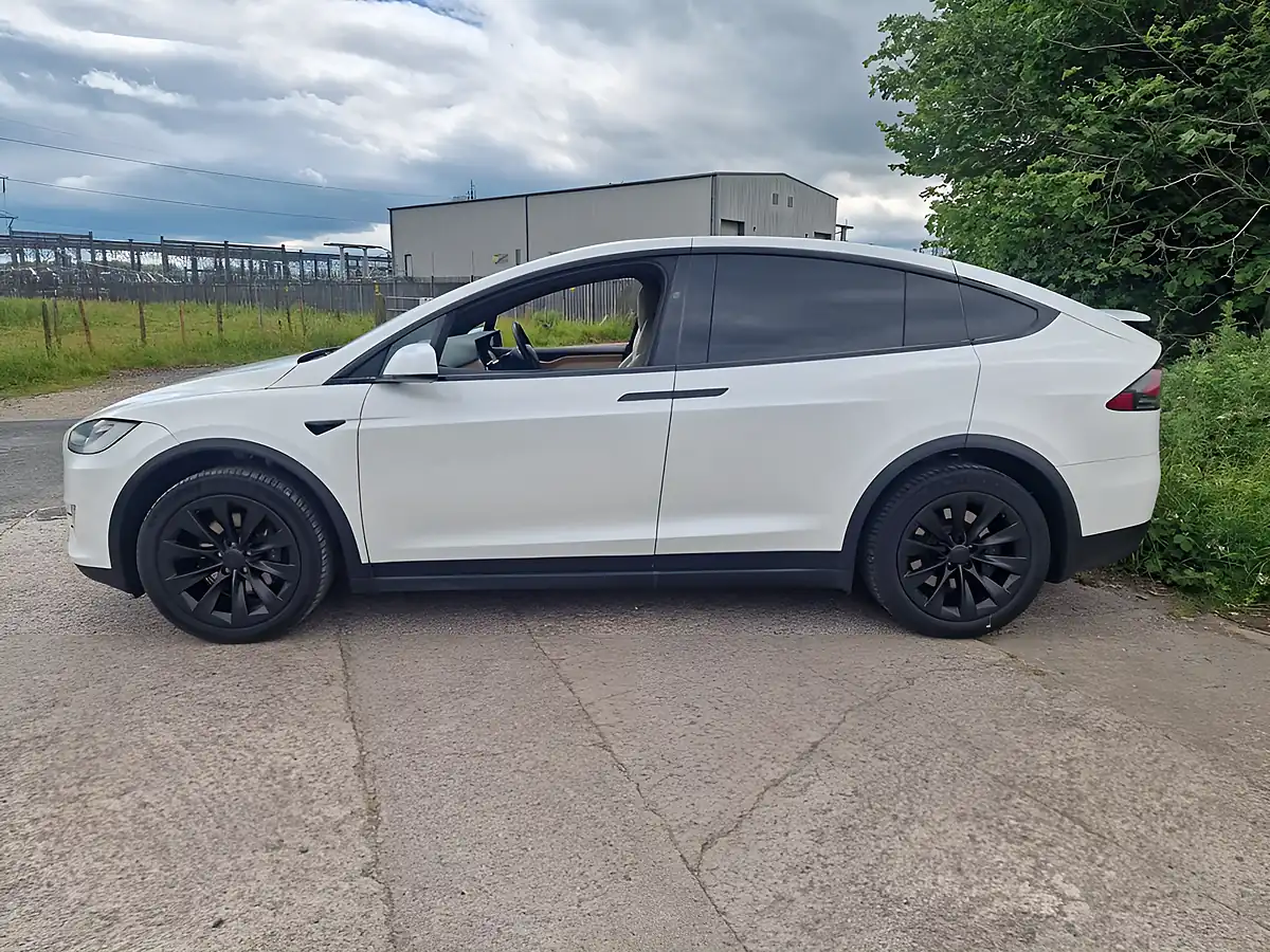 Used 2019 Tesla Model X Long Range White - Interior and Exterior details 6
