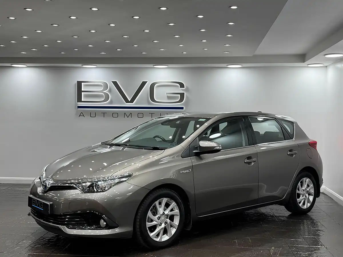 Used 2019 Toyota Auris Icon Tech Bronze - Interior and Exterior details 5