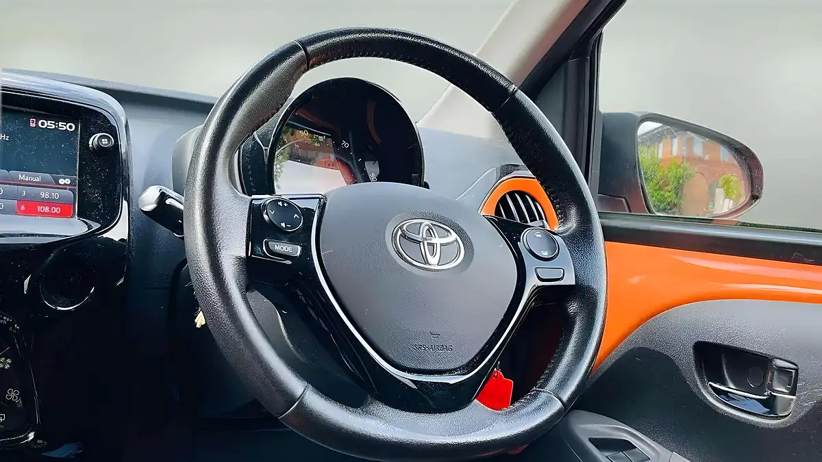 Used 2019 Toyota Aygo X-Cite Orange - Interior and Exterior details 11