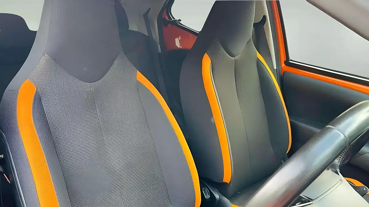 Used 2019 Toyota Aygo X-Cite Orange - Interior and Exterior details 15
