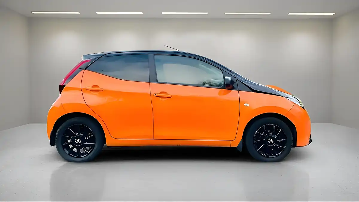 Used 2019 Toyota Aygo X-Cite Orange - Interior and Exterior details 4
