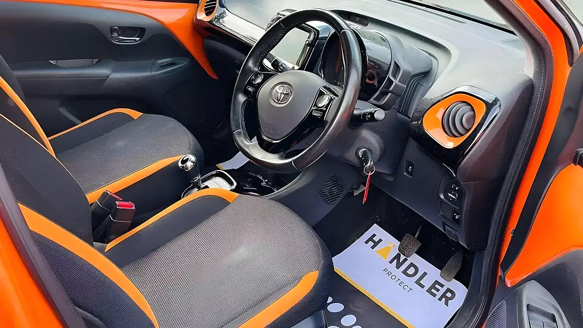 Used 2019 Toyota Aygo X-Cite Orange - Interior and Exterior details 6