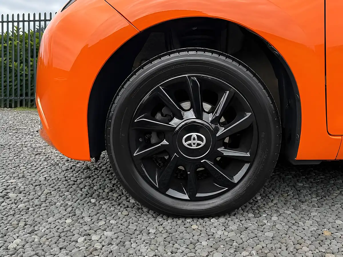 Used 2019 Toyota Aygo X-Cite Orange - Interior and Exterior details 10